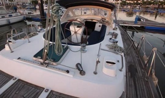 Charter 44' Beneteau Oceanis Cruising Monohull in Vigo, Spain