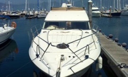 Charter 42' Fairline Squadron Motor Yacht in Vigo, Spain