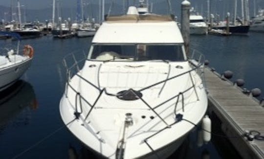 Charter 42' Fairline Squadron Motor Yacht in Vigo, Spain