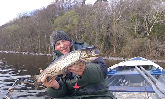 Desfrute da pesca em Galway, Irlanda, no Jon Boat com até 6 convidados