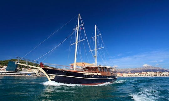 Discover the Dalmatian Coast Aboard this 12 Person Cruising Gulet