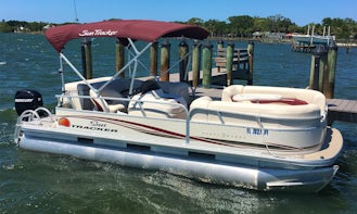 Sun Tracker 22' Signature Party Barge in Venice Florida