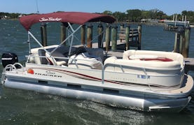 Sun Tracker 22' Signature Party Barge in Venice Florida