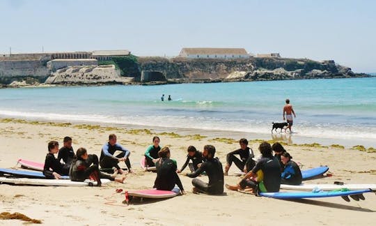 Lección de surf en Tarifa, España