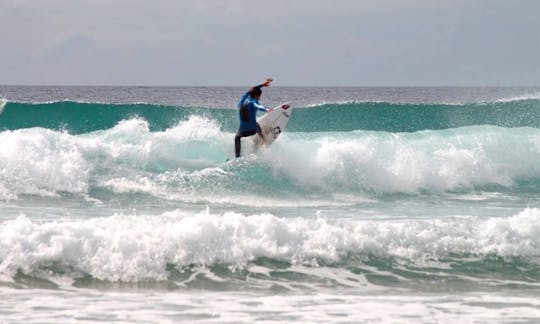 Lección de surf en Tarifa, España