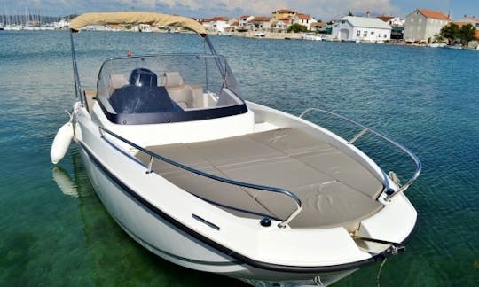 Charter 20' Quicksilver Activ 605 Sundeck Cuddy Cabin in Betina, Croatia