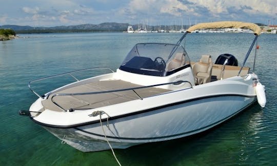 Charter 20' Quicksilver Activ 605 Sundeck Cuddy Cabin in Betina, Croatia