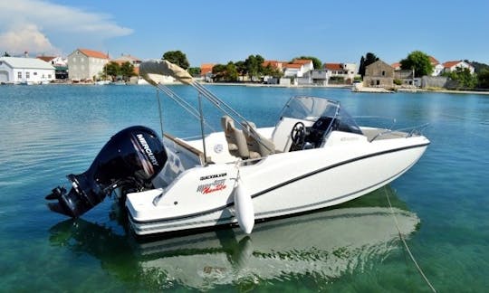 Charter 20' Quicksilver Activ 605 Sundeck Cuddy Cabin in Betina, Croatia