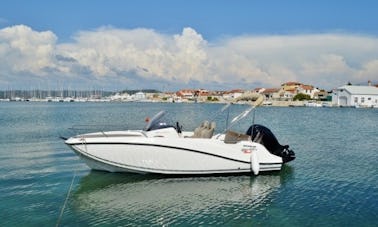 Charter 20' Quicksilver Activ 605 Sundeck Cuddy Cabin in Betina, Croatia