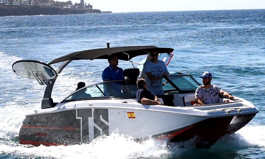 Motor Yacht Rental in San Bartolomé de Tirajana