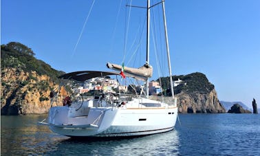 Alquile un monocasco de vela Sun Odyssey 449 «No Stress» de 45 pies en Nettuno, Italia