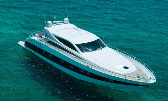 Cruise Eivissa and the coast with this classy yacht