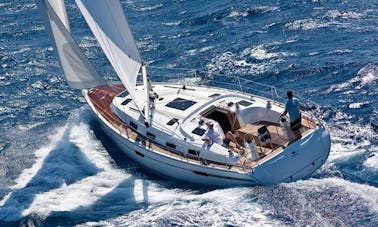 Monocasco Charter 41' Bavaria Cruising en Procida, Italia