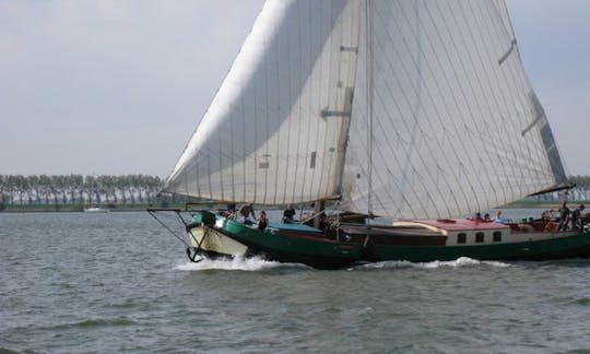 Veleiro tradicional Charter 66' Stormvogel em Brabante do Norte, Holanda