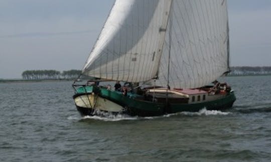 Veleiro tradicional Charter 66' Stormvogel em Brabante do Norte, Holanda