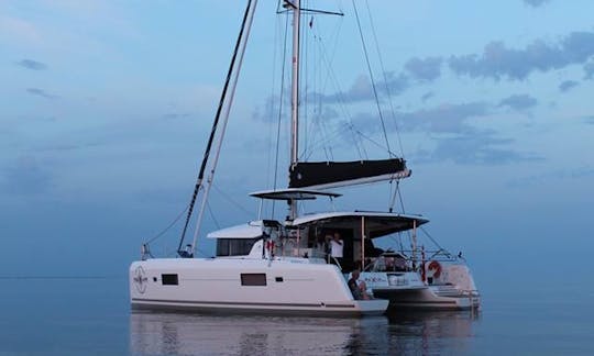 Charter 42' Lagoon - Maxim Cruising Catamaran in Ouddorp, Netherlands