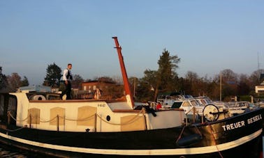 Houseboat rental in Oranienburg