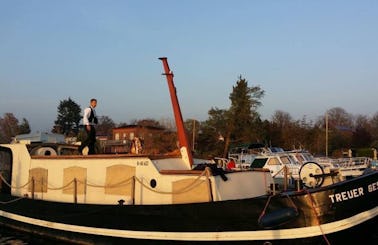 Houseboat rental in Oranienburg