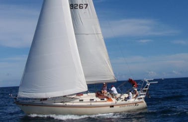 40 ft Jeanneau Sloop Charter in Fort Lauderdale