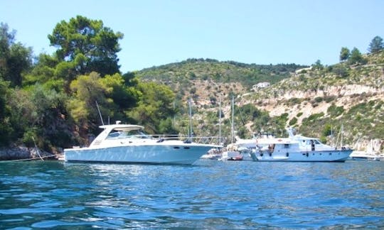 37 feet Sea Ray Motor Yacht Rental in Gaios, Greece