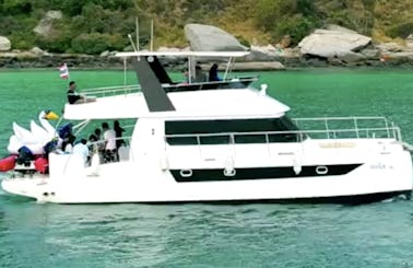 43' Power Catamaran rental in Pattaya Thailand