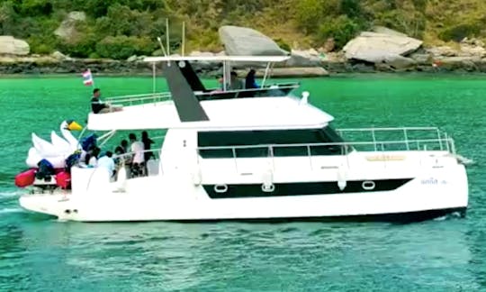 43' Power Catamaran rental in Pattaya Thailand