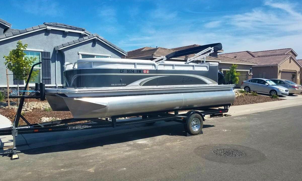 21' Avalon GS 2185 Pontoon Boat Rental in Zephyr Cove ...