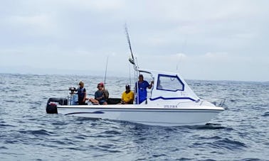 Aproveite a pesca em Struis Bay, África do Sul, na Cuddy Cabin