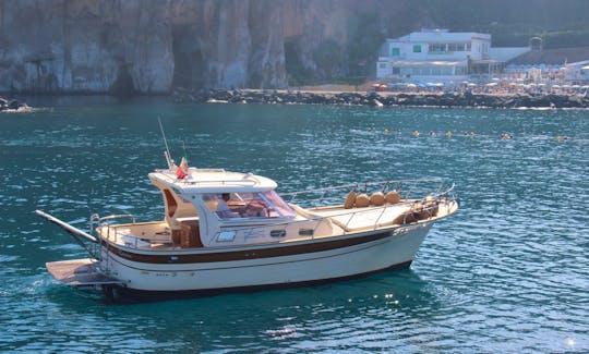 Unforgettable boat tours of Capri island, Amalfi Coast, Ischia