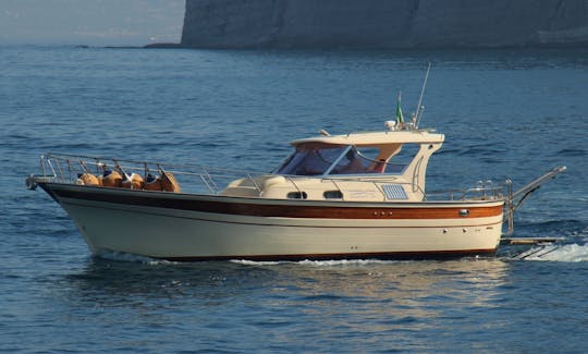 Unforgettable boat tours of Capri island, Amalfi Coast, Ischia