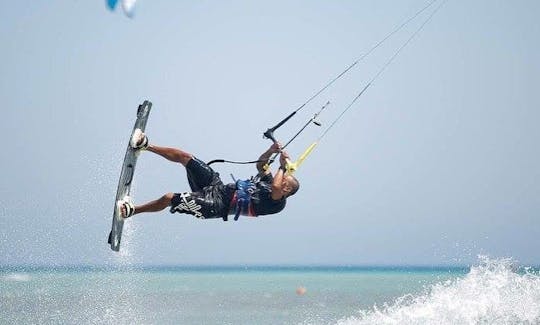Clases de kitesurf en El Gouna, Egipto con Momo