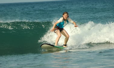 Profitez du surf avec Fawas dans la province orientale de la baie d'Arugam, au Sri Lanka