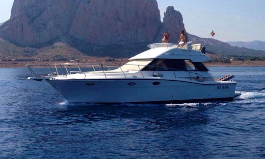 2005 Uniesse 40 Yacht Rental in Trapani, Italy