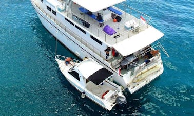 Croisière de surf de 76 minutes vers les îles Moluques et la Papouasie occidentale, Sumbawa, Sumba et Timor.