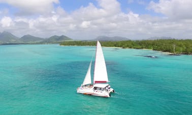 Louez un catamaran de croisière de 10 passagers à Trou d'Eau Douce, à Maurice