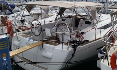 10 personas 43' Sun Odyssey - Sonata Cruising Monohull en Sukošan, Croacia para alquilar