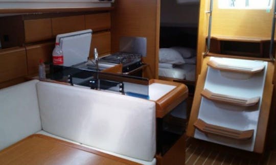 10 personas 43' Sun Odyssey - Sonata Cruising Monohull en Sukošan, Croacia para alquilar