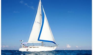 40ft Sailboat Rental in Cancún, Quintana Roo