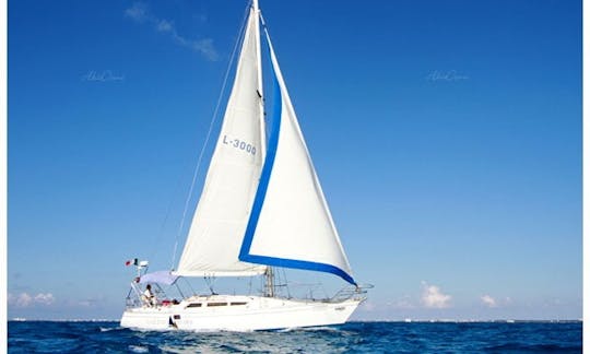 40ft Sailboat Rental in Cancún, Quintana Roo