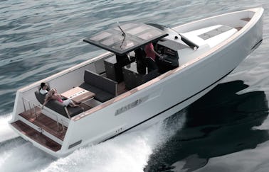 Alquiler del yate a motor Fjord 40 en Saint-Tropez