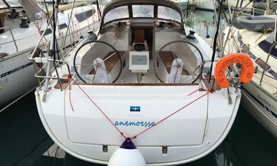 Have fun in Pireas, Greece aboard Anemoessa cruising monohull