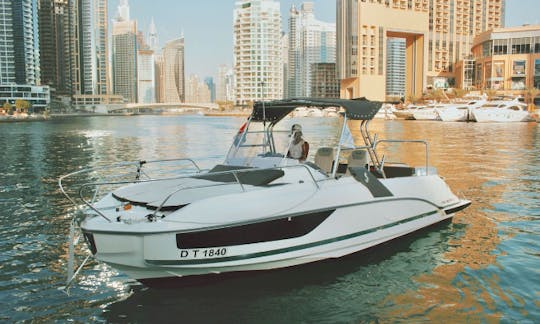 Explore Dubai Aboard This Motor Yacht Perfect For Family Cruising