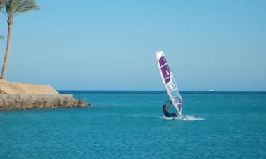 Experimente clases de windsurf en la gobernación del Mar Rojo, Egipto