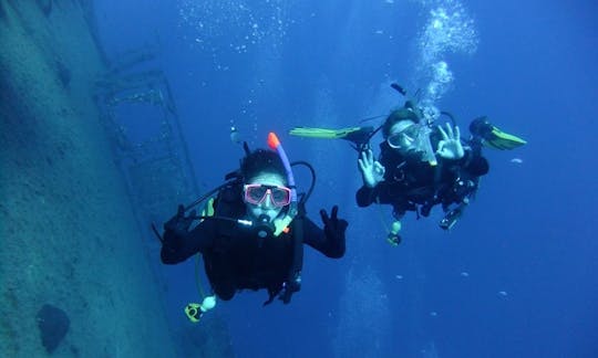 Experimenta la emoción del buceo submarino en Protaras, Chipre