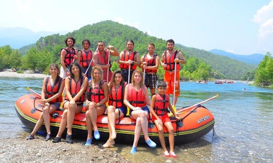 Experimente la emoción del rafting en Antalya, Turquía