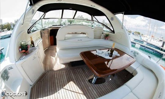 Location de yacht à moteur Sea Ray 455 à Larnaca, Chypre