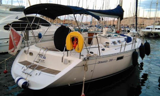 Beneteau Oceanis 390 Cruising Monohull Charter for 6 People in Ta' Xbiex, Malta