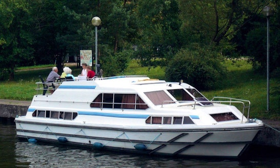 Enjoy An Excellent Scenery In Burgundy, France On A Crusader Boat