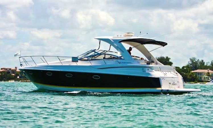 Charter A 6 Person Regal 4060 Motor Yacht In Sarasota Florida Getmyboat