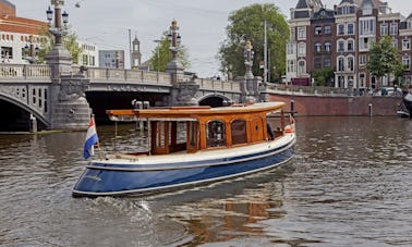 Aluguel de barco privado no canal “Elisabeth” em Amsterdã